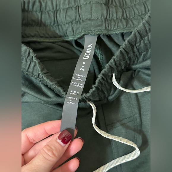 NWOT Vuori Sunday Performance Jogger - Picture 4 of 6
